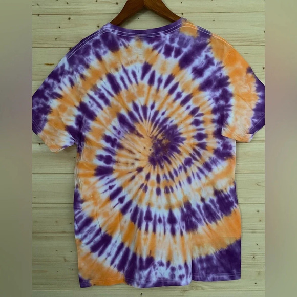GILDAN Soft Style | Tie-Dye T-Shirt | Color:  Purple & Orange | Size: M … - Picture 3 of 8